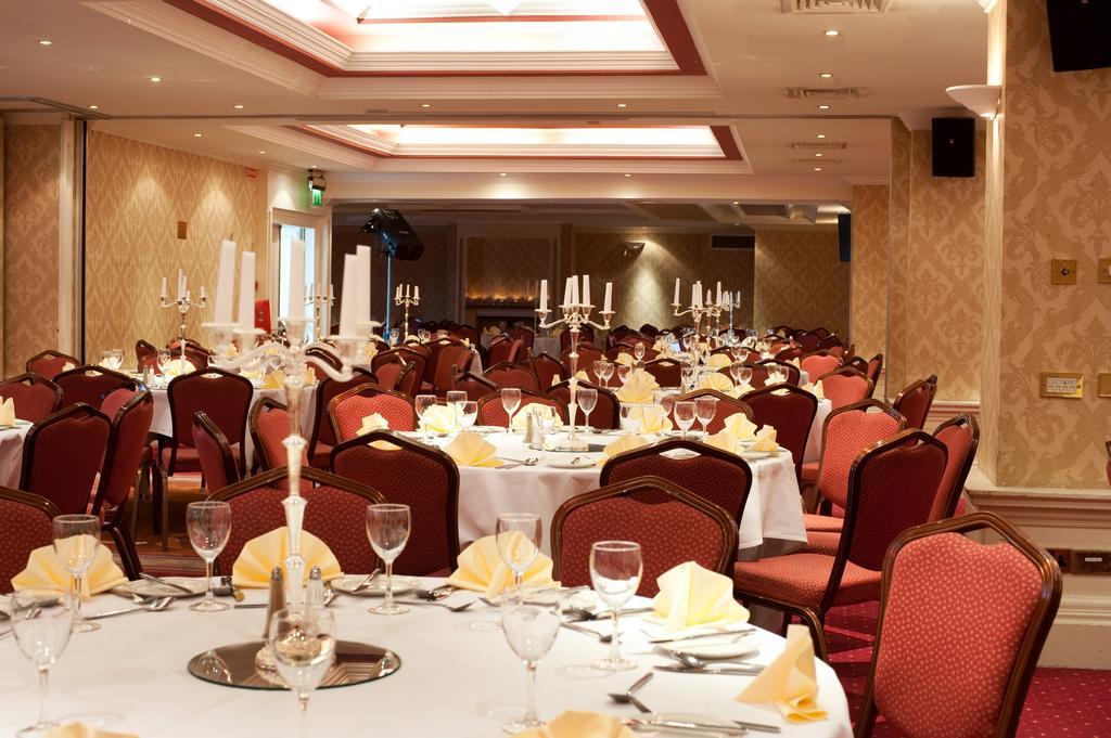 Carnegie Court Hotel Swords Exterior foto