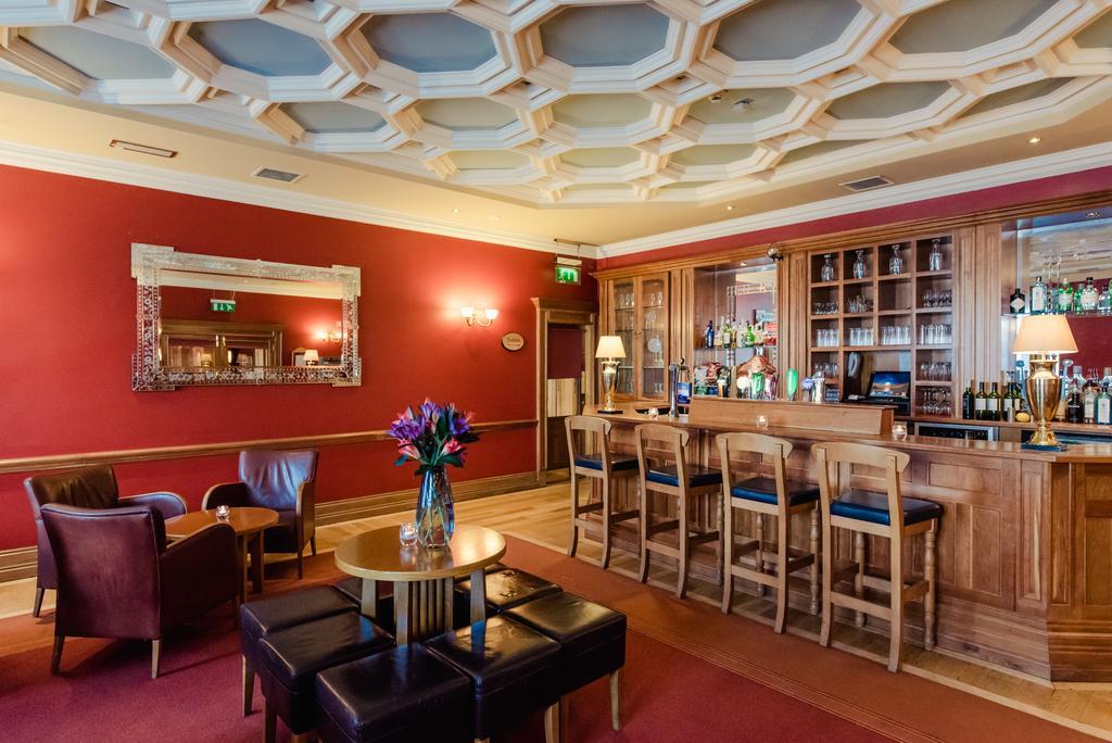 Carnegie Court Hotel Swords Exterior foto